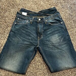 Levi's Blue Relaxed Jeans with Vintage Aesthetic